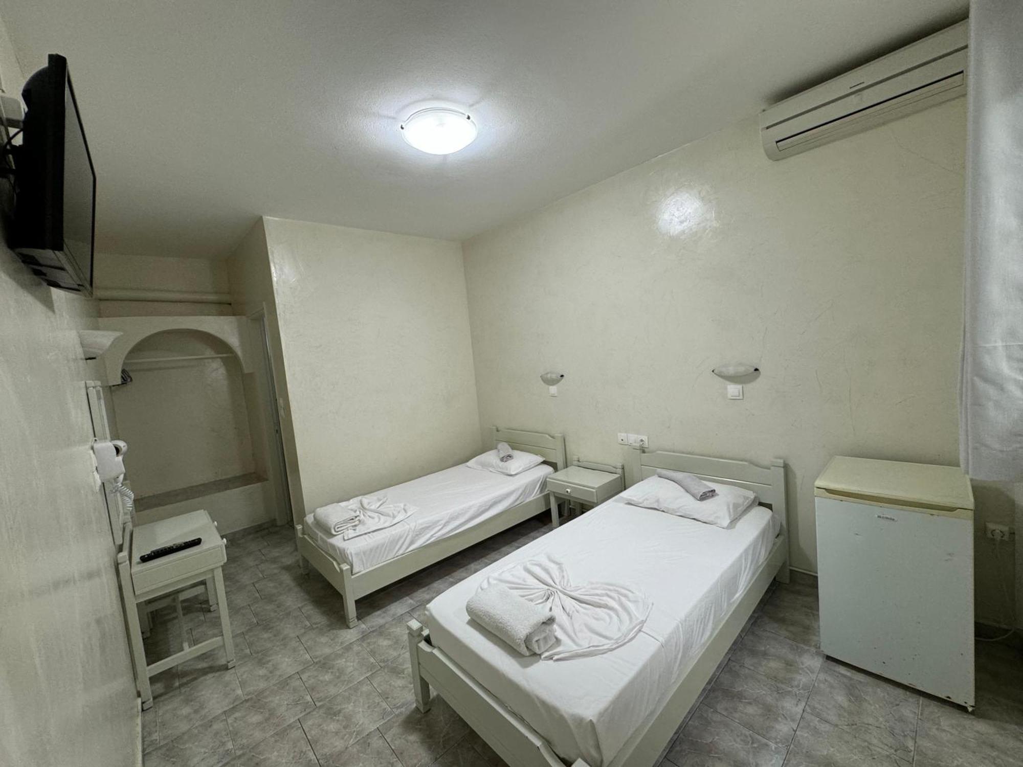 Sunrise Hotel Íosz Kültér fotó